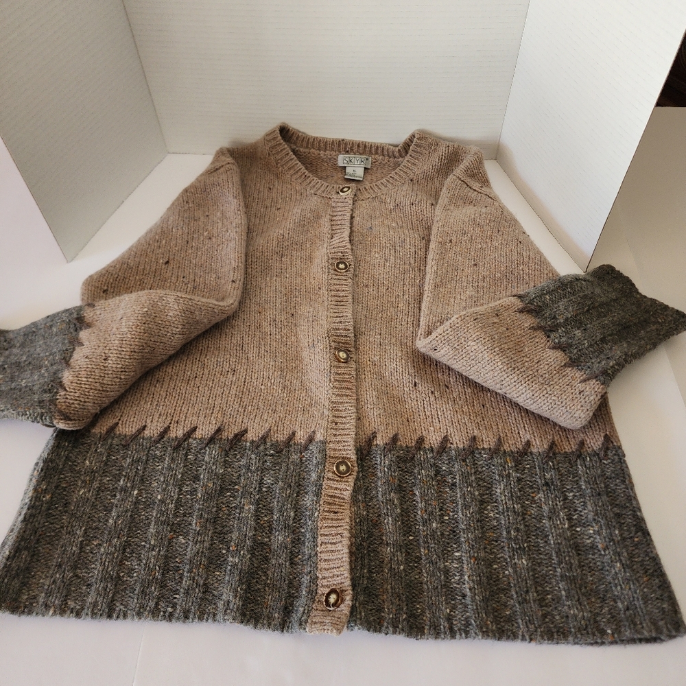 Sky Two-Tone Button-Front Cardigan in Beige and Gray